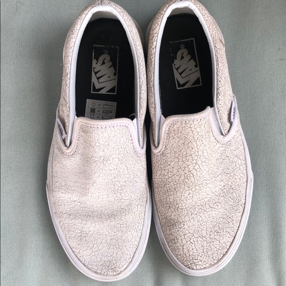 Limited ed., crackle white classic slip on Vans